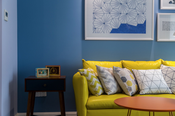 现代简约客厅创意沙发设计图