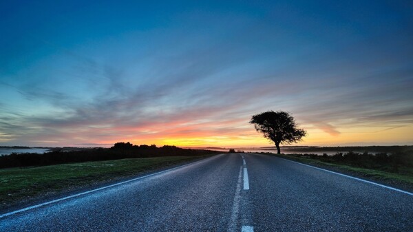 夕阳高速公路图片