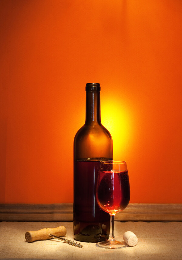 红色葡萄酒图片