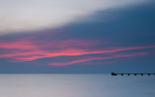 夕阳海港图片