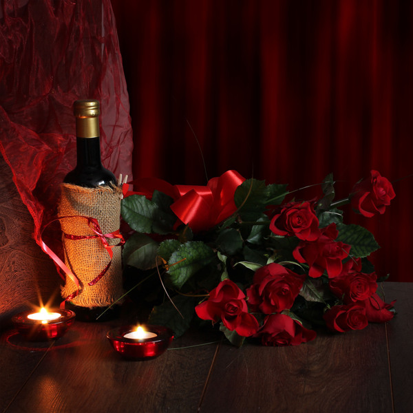 浪漫红酒玫瑰花蜡烛图片