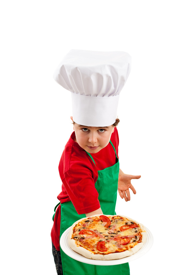 端着比萨的男孩厨师图片