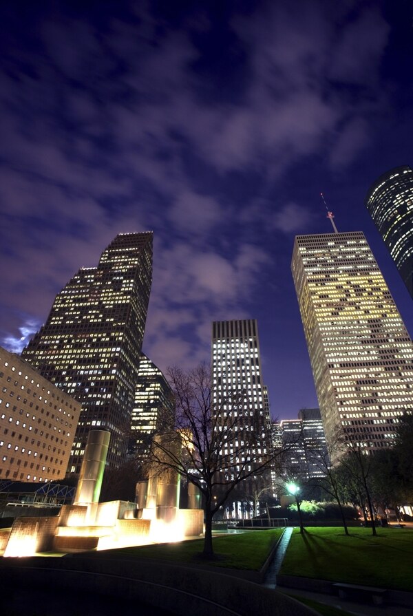 城市大楼夜景