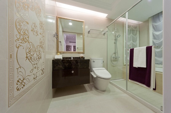 现代浴室金色花纹背景墙室内装修效果图