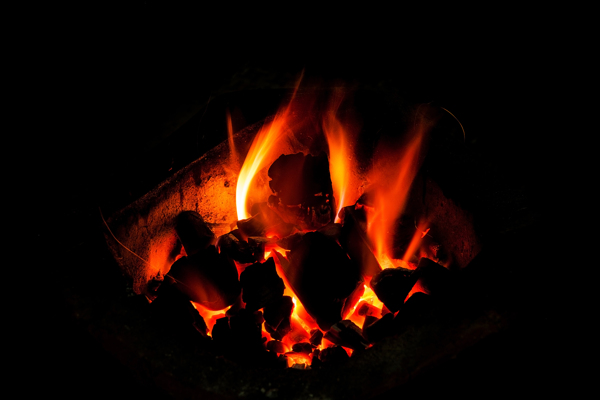 炉子里燃烧的火焰
