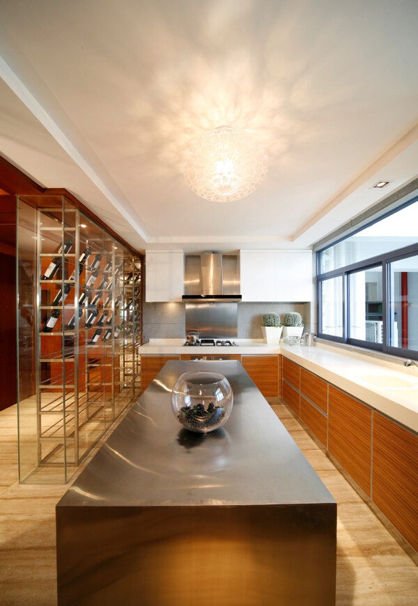 时尚大气现代厨房橱柜窗台装修效果图