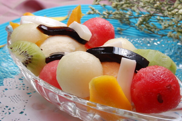 芒果香草冰淇淋水图片