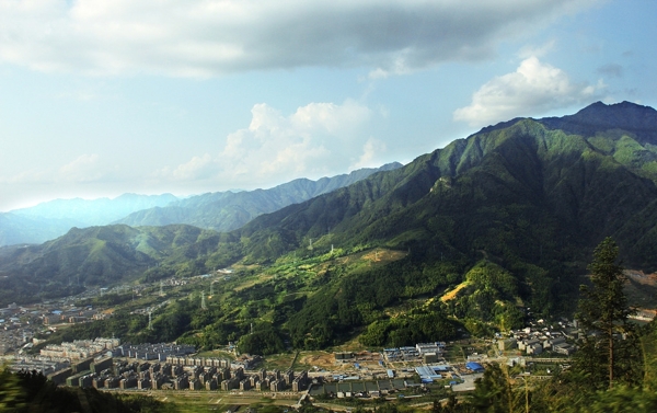 山顶城市建设远景图片