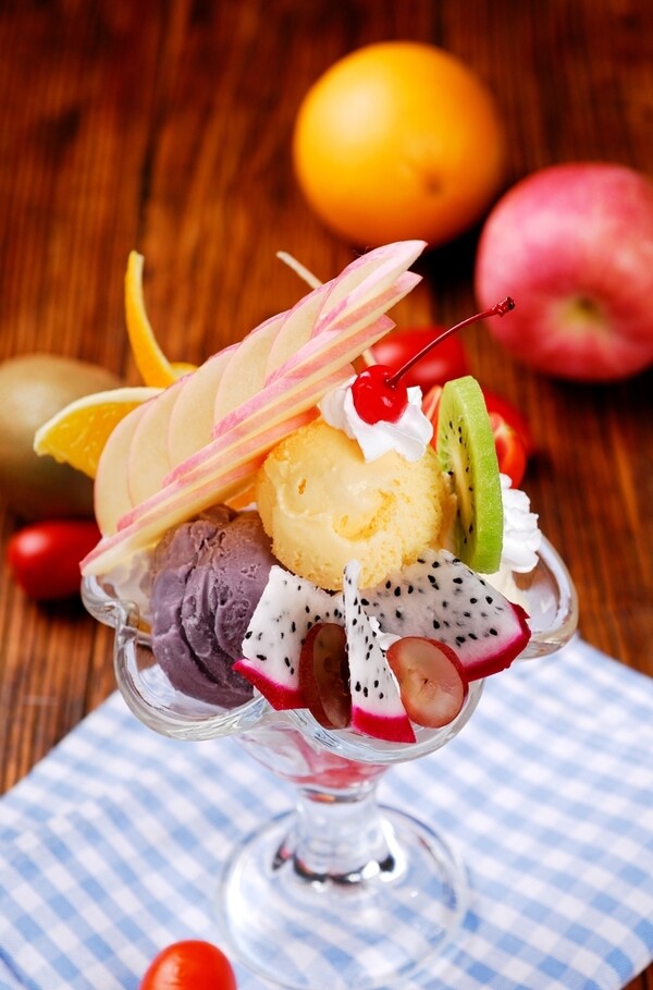 冰淇淋水果花园图片