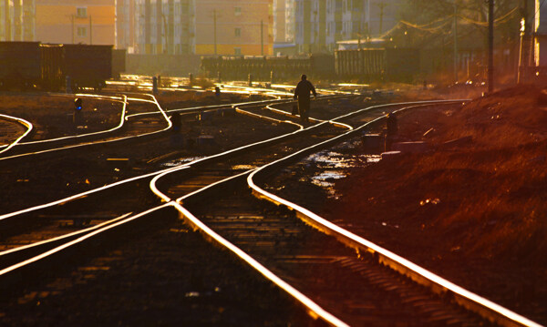 工业生产铁路轨道图片