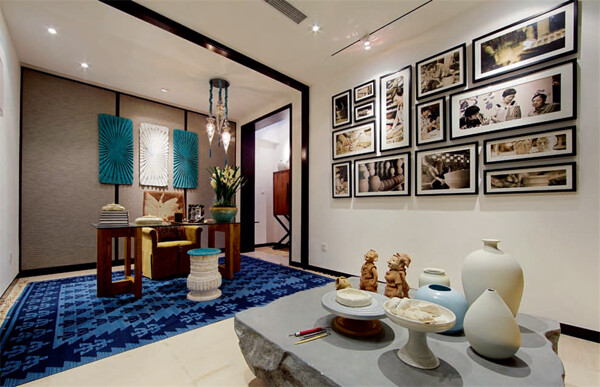 现代时尚客厅宝蓝色花纹地毯室内装修效果图