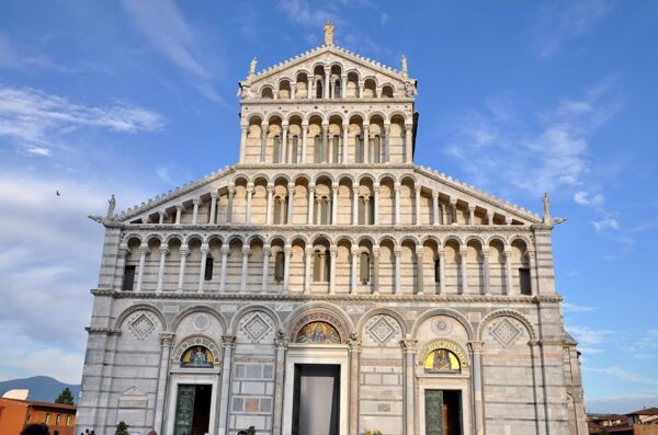 意大利比萨大教堂图片