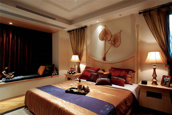 东南亚时尚深色窗帘卧室室内装修效果图