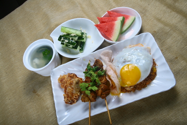 东南亚式套餐印尼炒饭图片