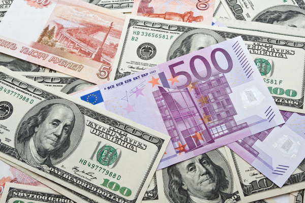 欧元纸币和美元图片