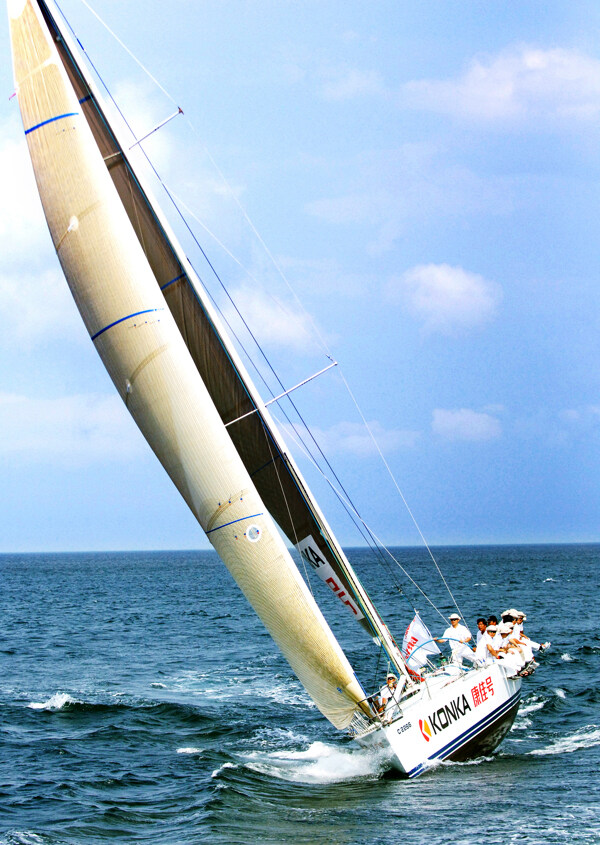 帆船比赛图片
